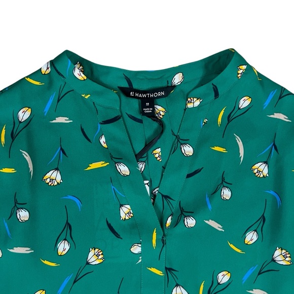 41 Hawthorn Women’s XS Green Floral 3/4 Bell Sleeve Blouse NWT - Picture 3 of 9